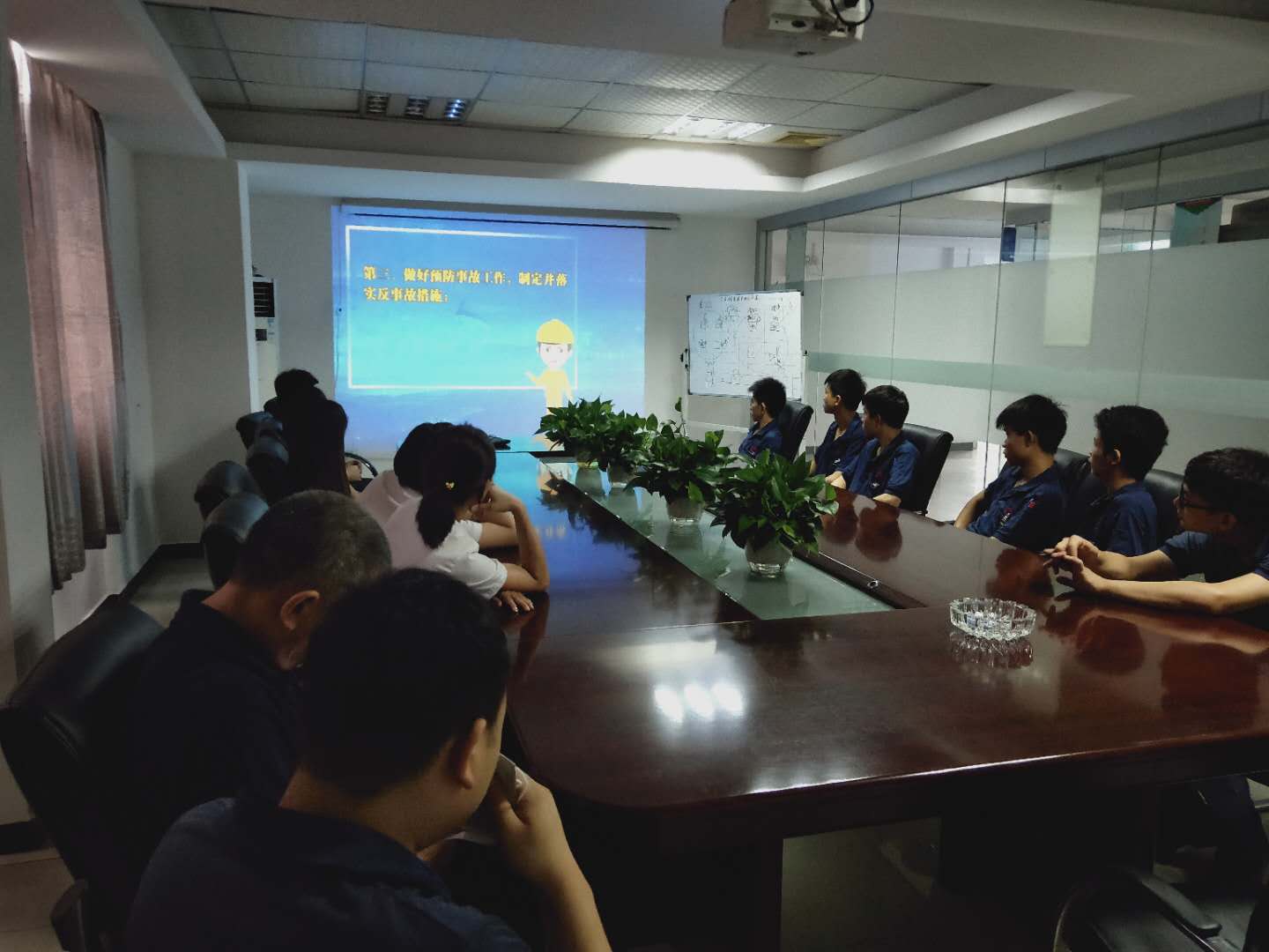 立式注塑機(jī) 立式注塑機(jī)